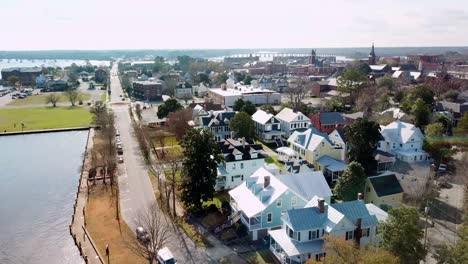 waterfront homes along the neuse river in new bern nc, north carolina