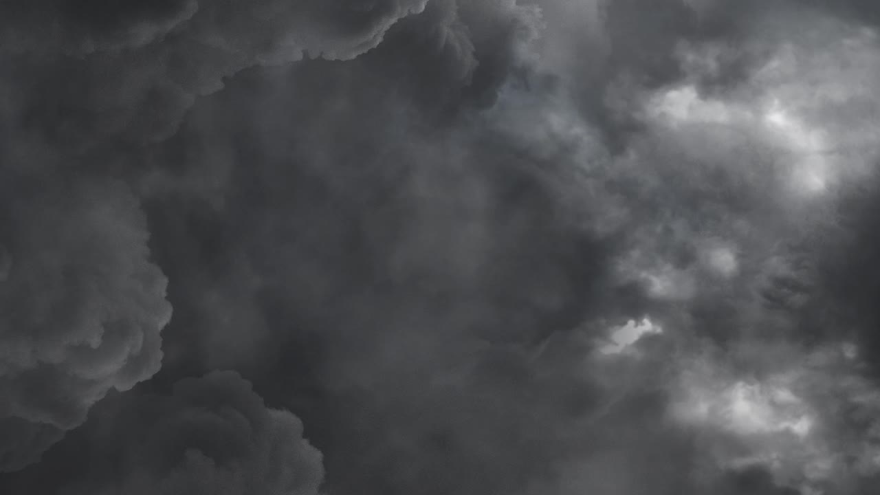 la nube de trueno y el relámpago 4k