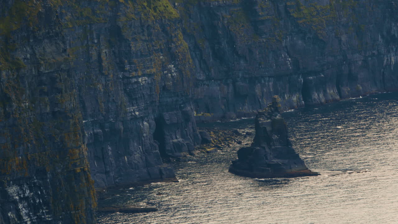 아일랜드 의 클레어 카운티 에 있는 모어 바다 절벽 의 거친 풍경