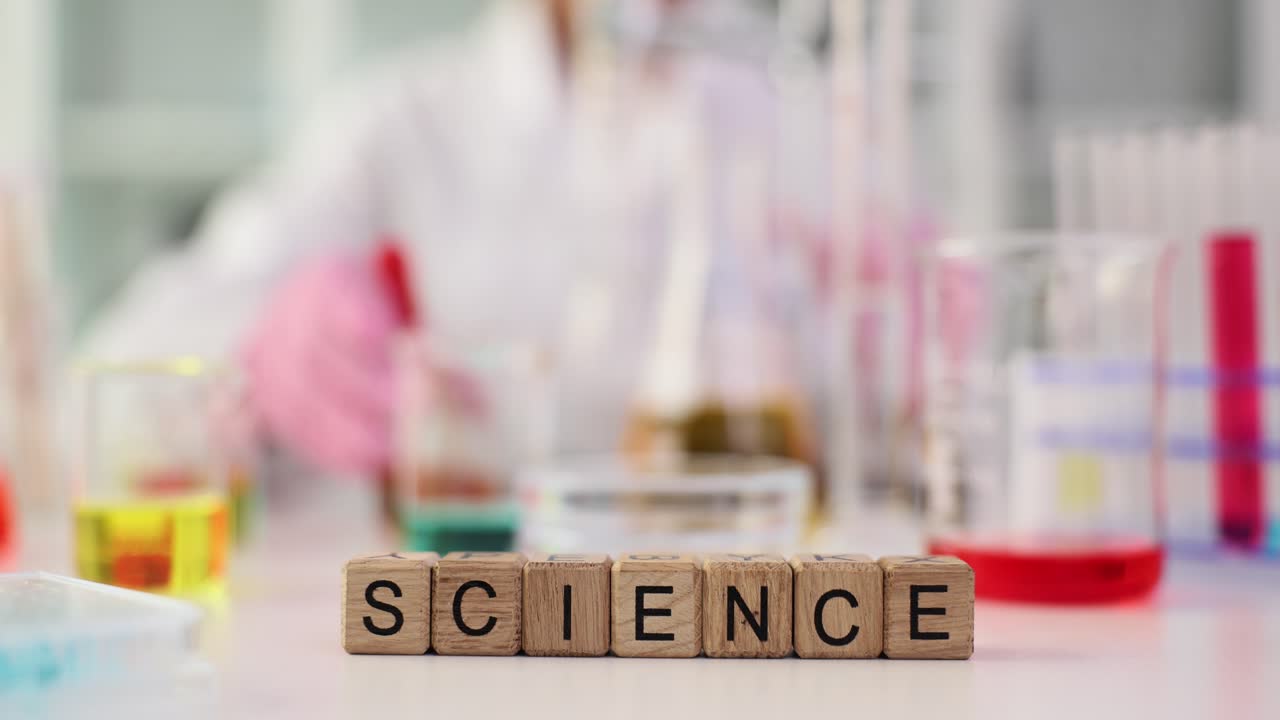 experimento científico en laboratorio