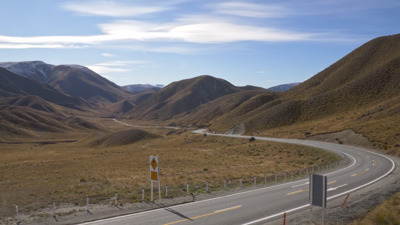 Lindis Pass Alpine Mountain Pass In New Zealand - Wide Shot
