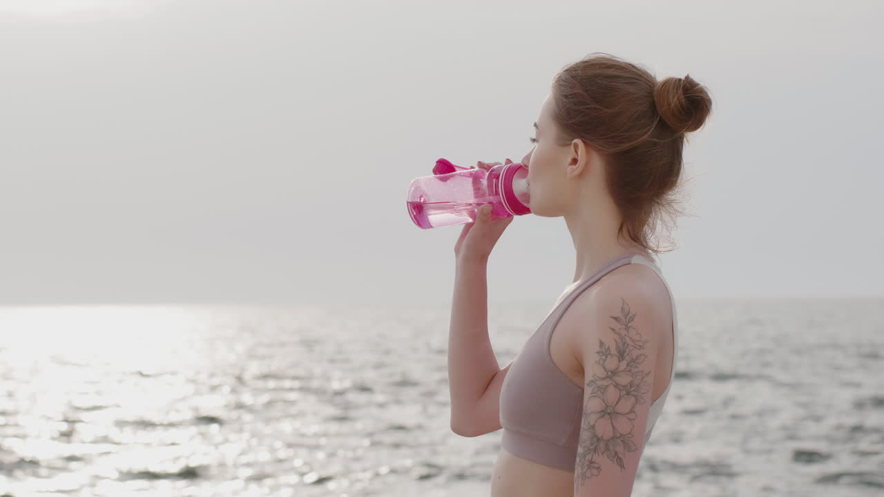 Caucasian woman doing sport outdoors.