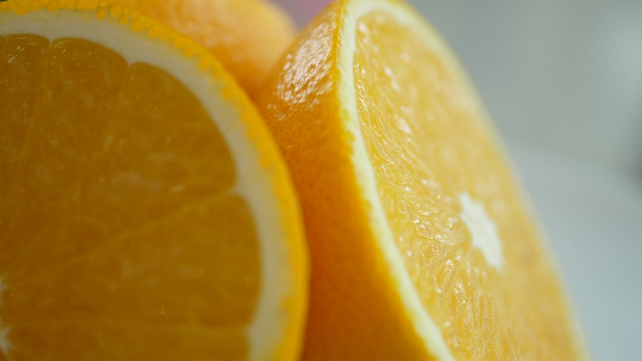 천천히 움직이는 오렌지 과일 조각