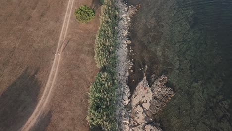 Imágenes-De-Drones-Con-Colores-Degradados-Sobre-Las-Playas-Y-Los-Mares-De-Croacia