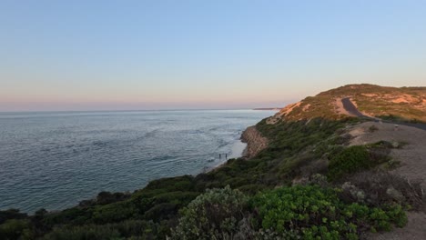 carretera costera escénica al atardecer en melbourne