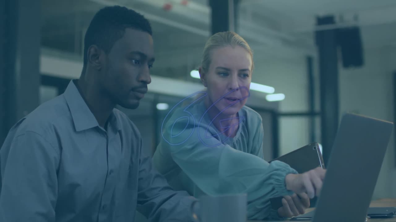 animación de texto de 6g sobre diversas personas de negocios en la oficina
