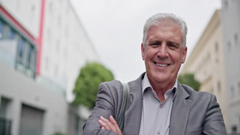 ciudad, negocios y retrato de un hombre mayor