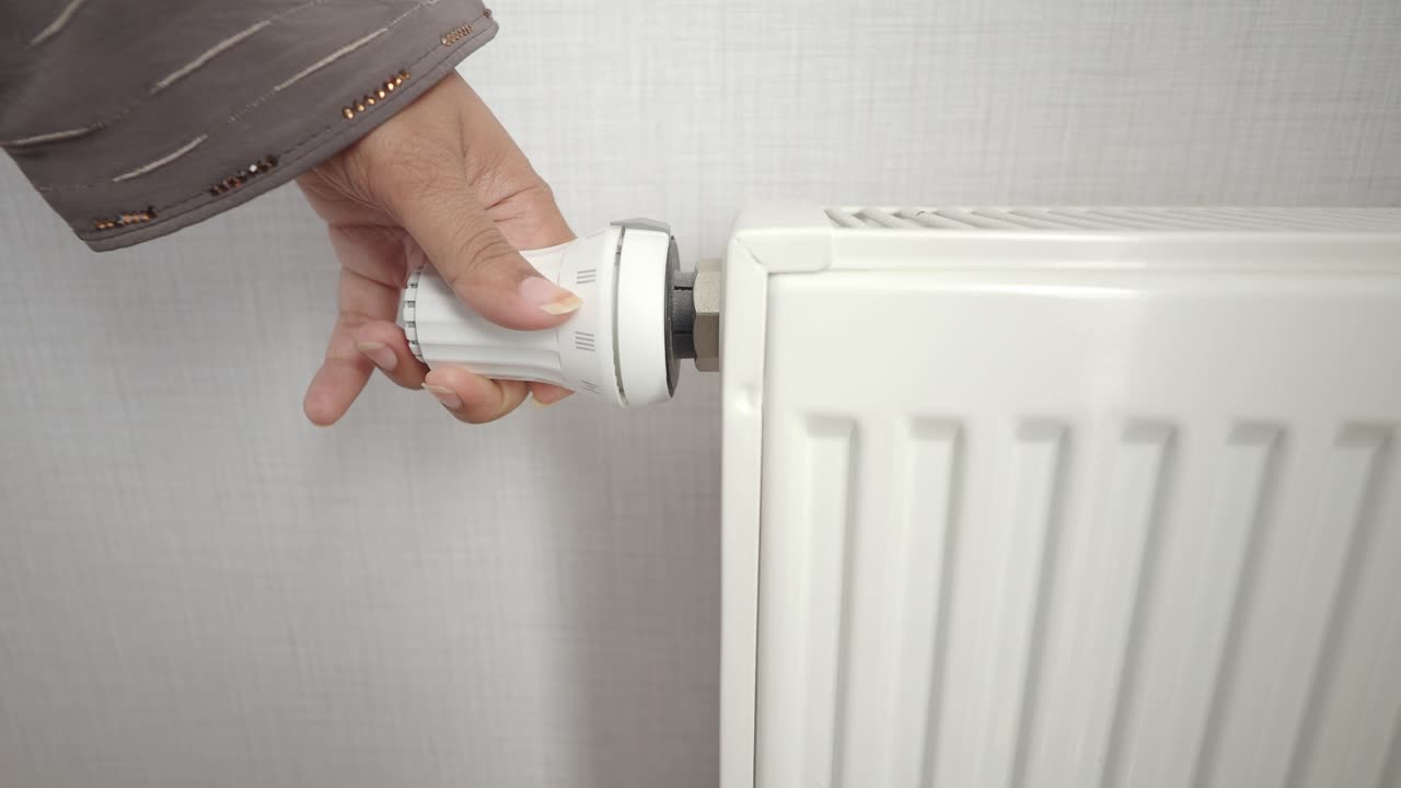 Adjusting a Radiator Thermostat