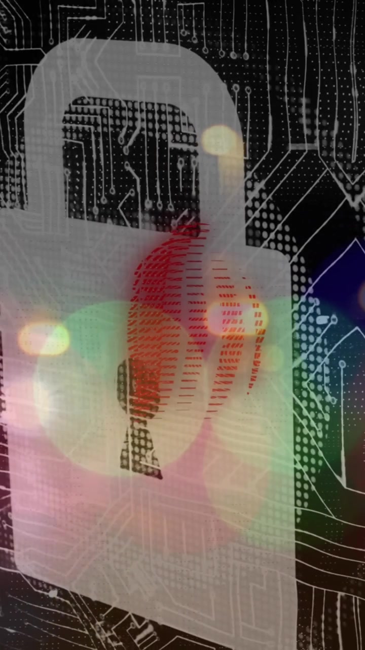 Animazione di icona di lucchetto di sicurezza su connessioni di microprocessore su sfondo di traffico notturno della città