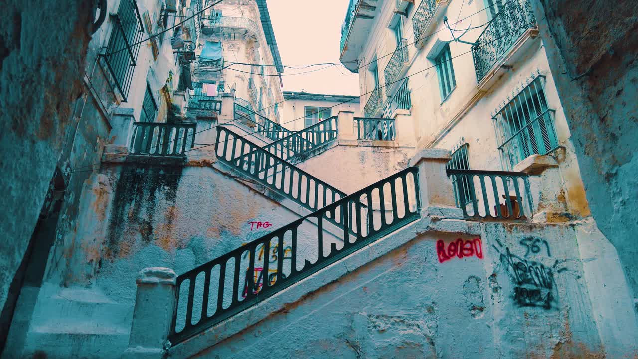 Scalinata della città di Algeri in un quartiere del centro città, Algeria