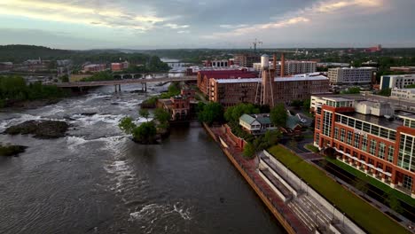 Columbus-Georgia-Luftaufnahmen-Von-Riverwalk-Und-Wildwasser