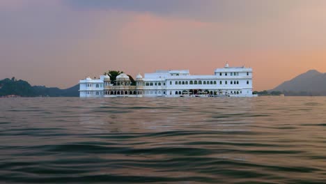 udaipur, also known as the city of lakes, is a city in the state of rajasthan in india. it is the historic capital of the kingdom of mewar in the former rajputana agency.