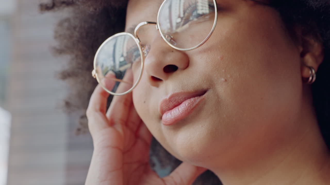 dolor de cabeza estrés, pensar en la tristeza