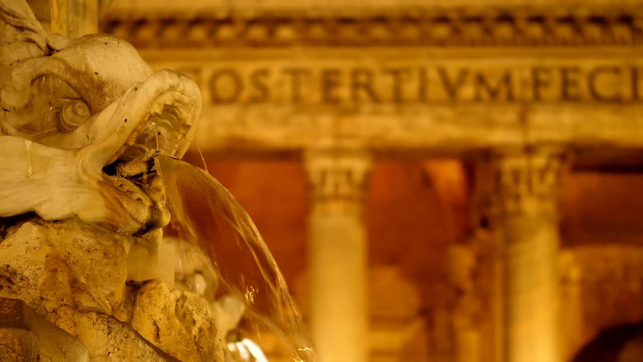 roma, el arte, la historia, la sugestiva vista del panteón por la noche.