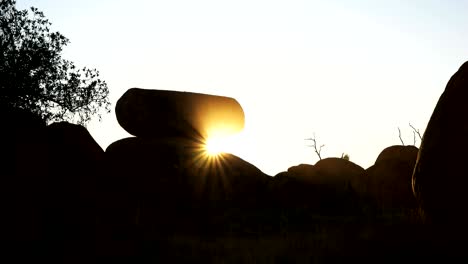 devils marbles sunbeams