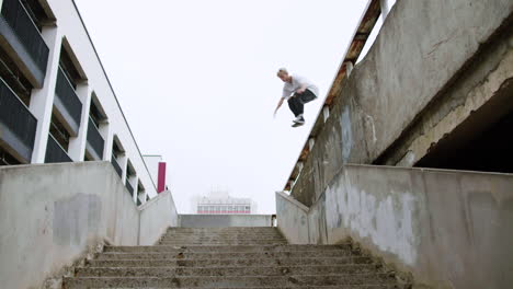 People-doing-parkour