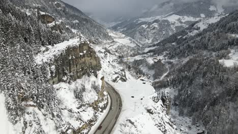 Valle-De-Invierno-En-La-Carretera