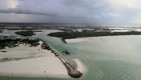 Rotationsansicht-Von-Puerto-De-Abrigo-In-Yucatan-Mexiko