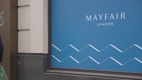 Close-Up-Of-Mayfair-London-Sign-On-Grosvenor-Street