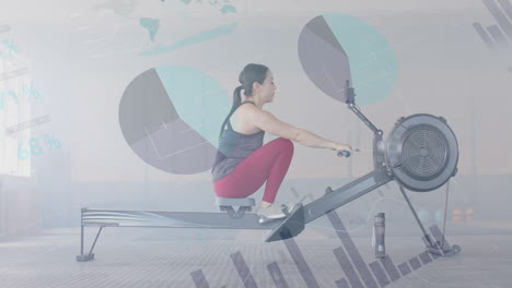 animación de datos en la interfaz sobre la mujer caucásica entrenando en la máquina de remo en el gimnasio