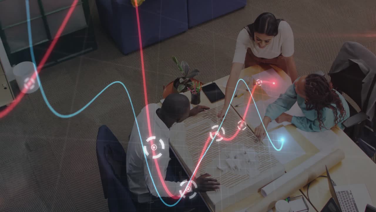 animación del procesamiento de datos sobre diversas personas de negocios