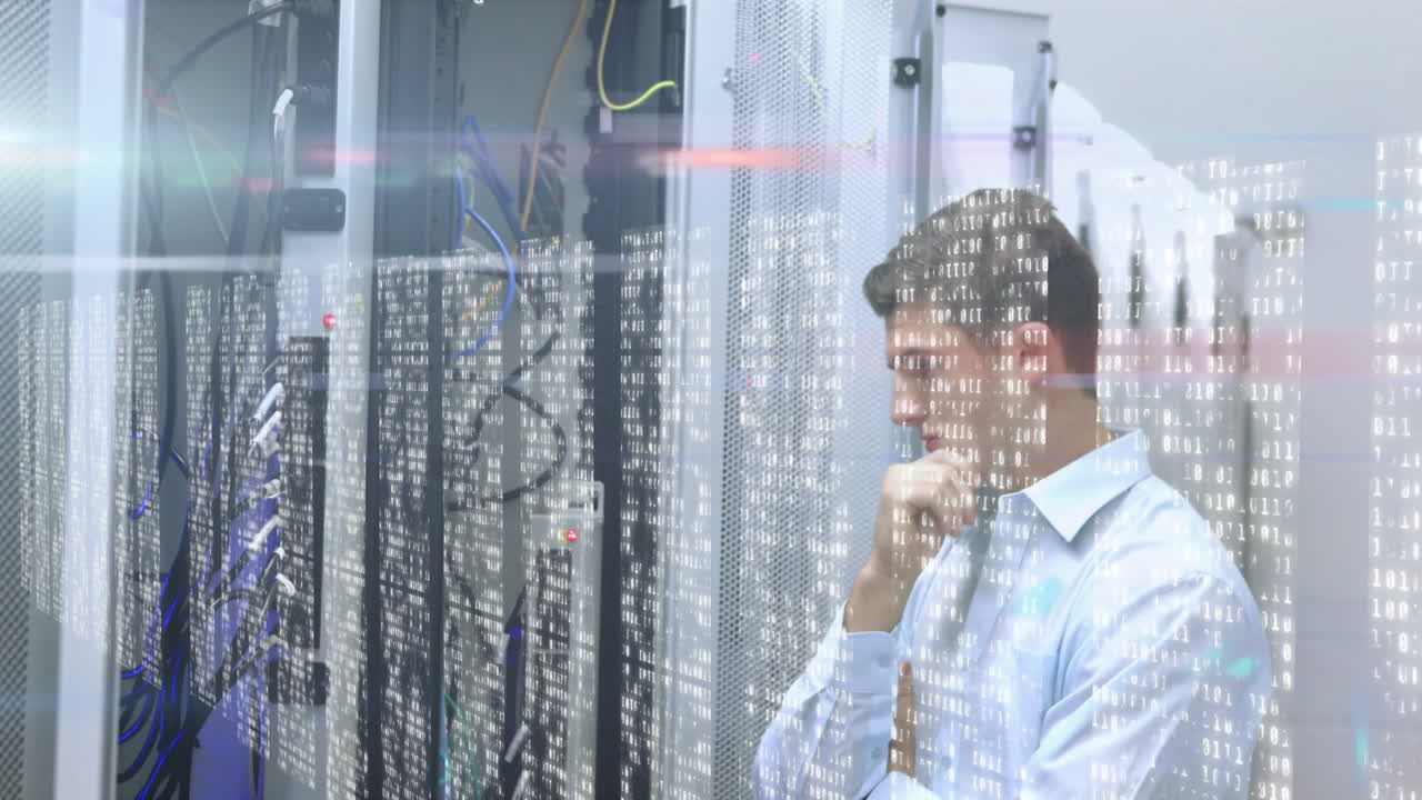 animación de datos con el hombre mirando a la cámara en el fondo