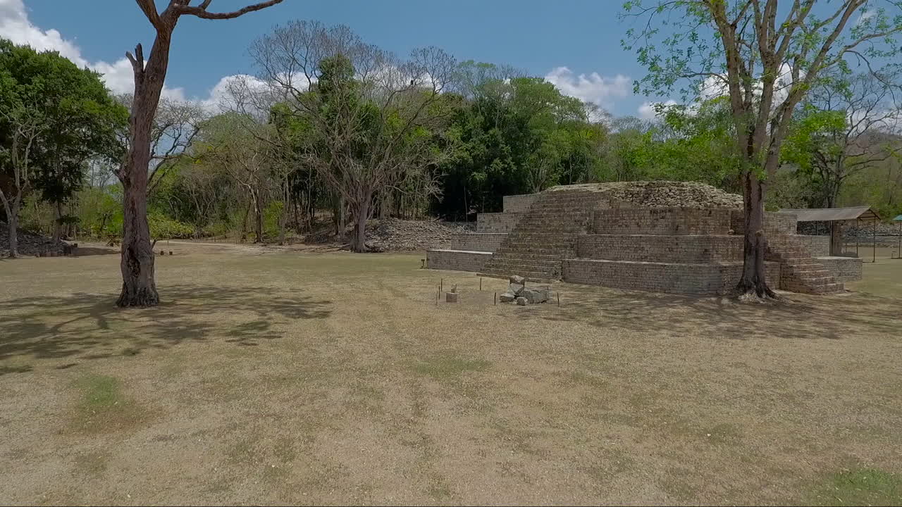 Vista aerea sulla città perduta di El Miradero in Guatemala 5
