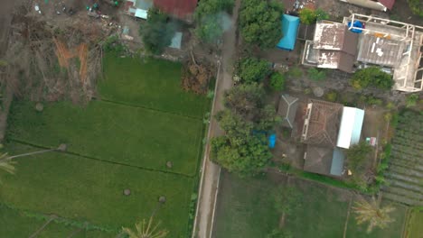 Ein-Kleines-Erdbeben-Erschütterte-Ein-Dorf-Auf-Der-Insel-Lombok-In-Indonesien