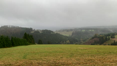 Field---Mountain-Neuastenberg-with-fog