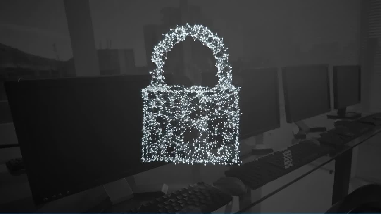 animación de un candado digital sobre las computadoras en la oficina