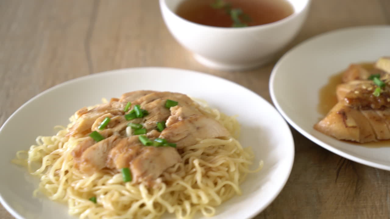 로스트 치킨 누들 - 아시아 음식 스타일