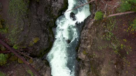 Aerial-view-of-Takelma-Gorge-on-the-upper-Rogue-River-near-Prospect,-Oregon