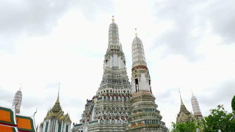 Wat-Arun-Ratchawararam-Ratchawaramahawihan-O-Wat-Arun-Es-Un-Templo-Budista-En-Bangkok,-Tailandia