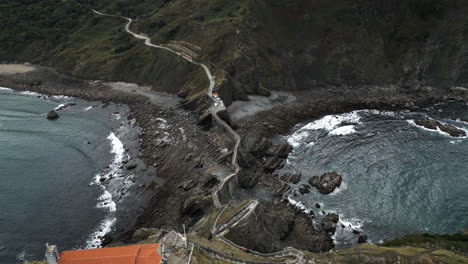 Volando-Sobre-Dragonstone-De-Juego-De-Tronos-Disparado-Con-Un-Dron,-España