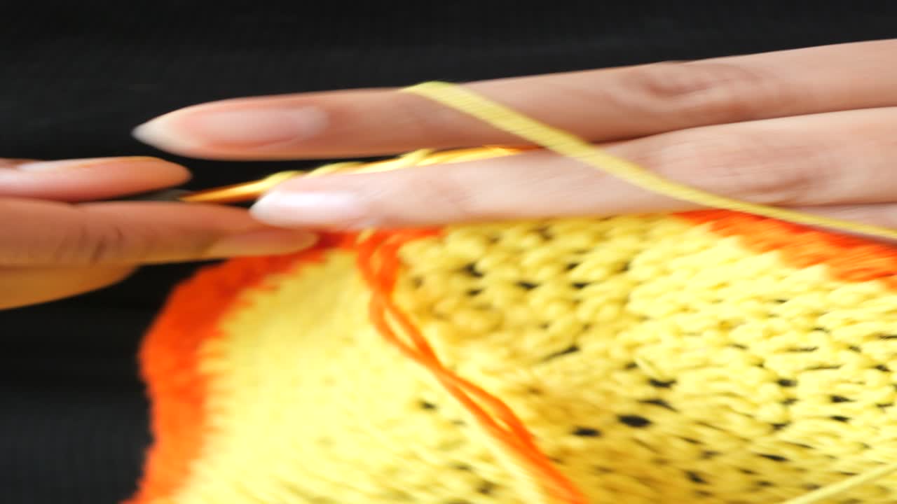 hacer un patrón circular amarillo y naranja