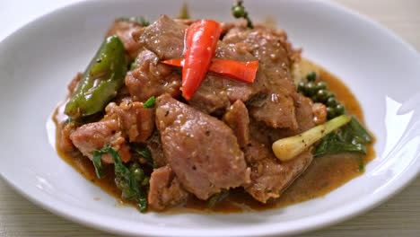 pimienta negra salteada con pato - estilo de comida asiática