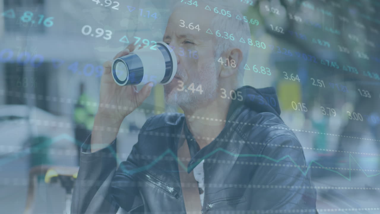 animación del procesamiento de datos sobre un hombre caucásico bebiendo café