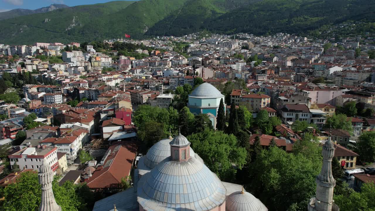 ブルサ・グリーン・トゥーム・スクエア