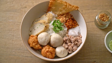 spicy-small-flat-rice-noodles-with-fish-balls-and-shrimp-balls-without-soup---Asian-food-style