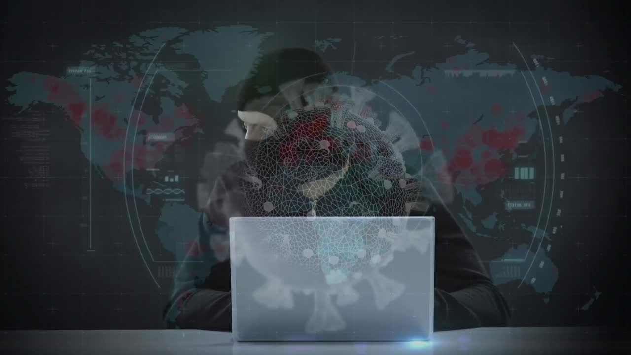 animación de una computadora que muestra una célula macro coronavirus covid-19 sobre un hombre encapuchado hacker