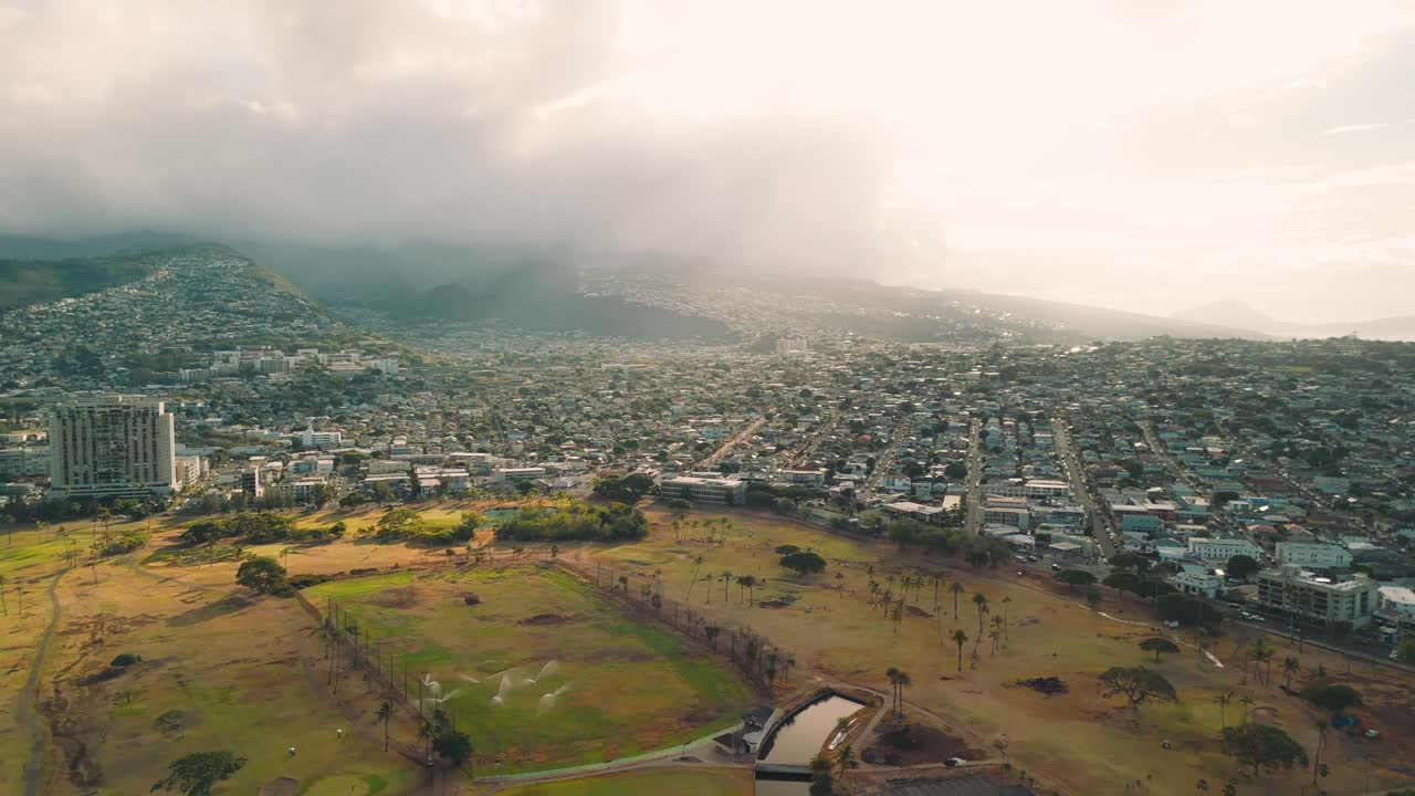 Drone su città e parchi, Oahu, Hawaii