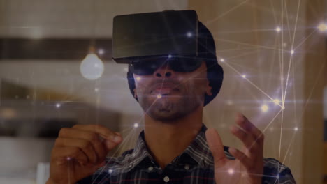 hombre afroamericano con un auricular virtual