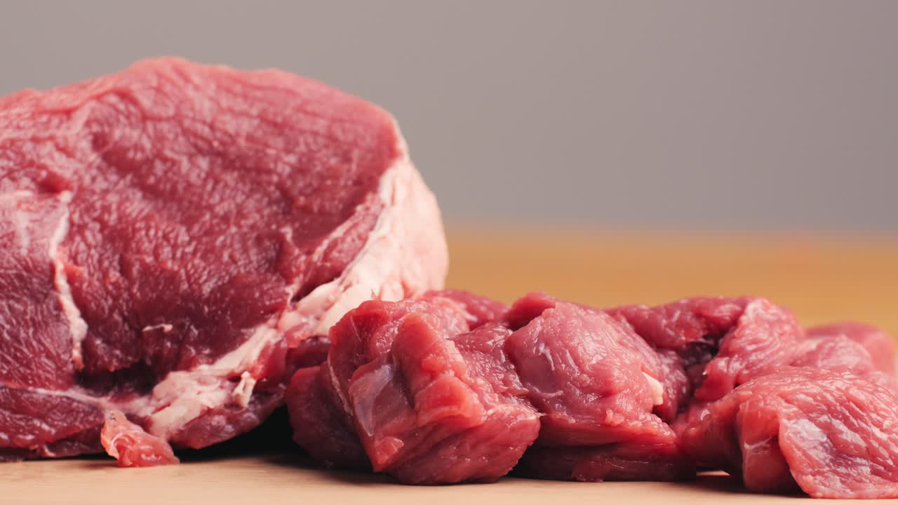 Potongan Daging Sapi Mentah