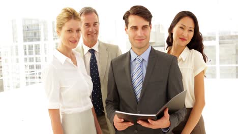 equipo de negocios posando para la foto