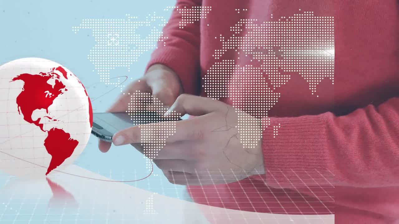 animación del mapa del mundo y el globo terrestre sobre un hombre de raza mixta usando un teléfono inteligente