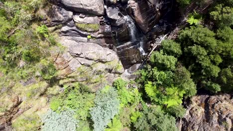 Antenne---Birdseye-View-Von-Mason&#39;s-Falls,-Victoria,-Australien