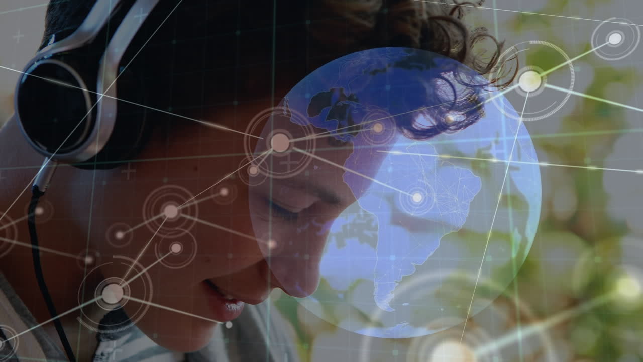 animación de la red de conexiones y el globo sobre el niño caucásico con auriculares