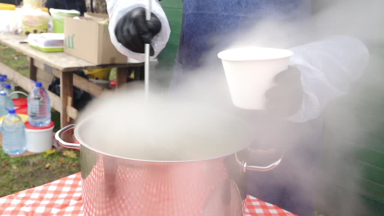 가난 한 사람 들 을 위한 수프 한  ⁇ 비