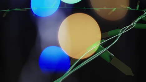 animación de luces de hadas parpadeantes sobre manchas de fondo claro
