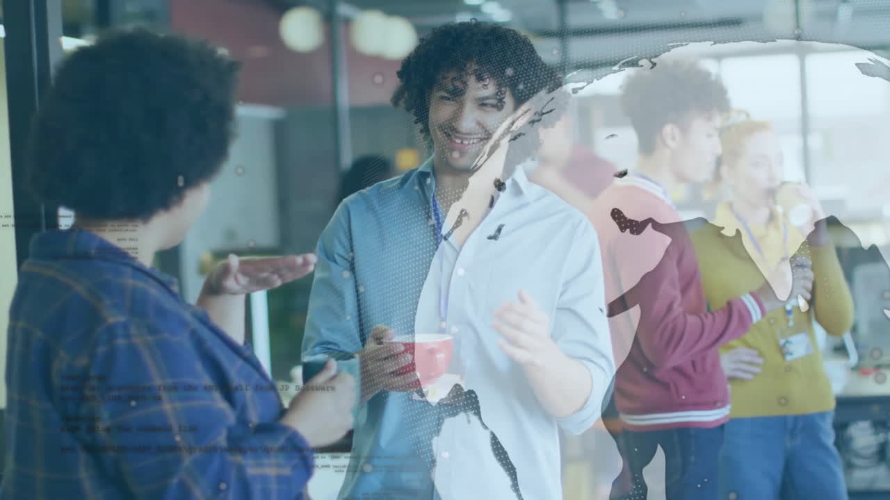 animación de procesamiento de datos y globo sobre diversos colegas que se reúnen en la oficina